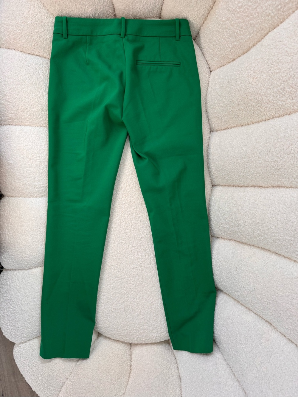 Zara - Women Green Pants. Size US 2. - Picture 2 of 7